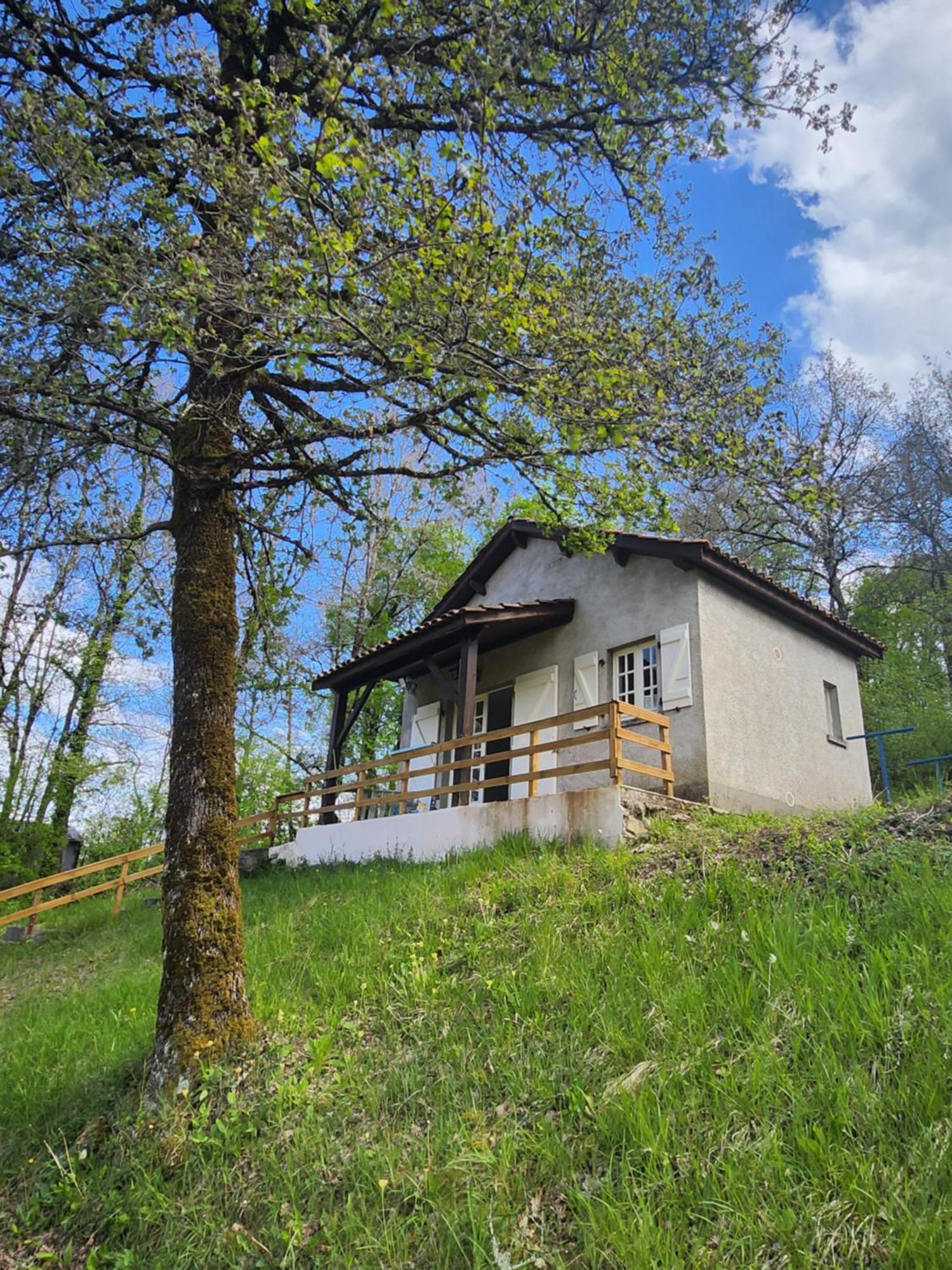 La Colline Aux Chalets, Jaccuzi, Sauna Saint-Chamarand Exterior photo