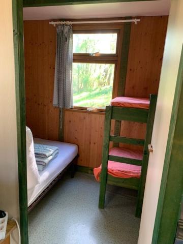 La Colline Aux Chalets, Jaccuzi, Sauna Saint-Chamarand Exterior photo